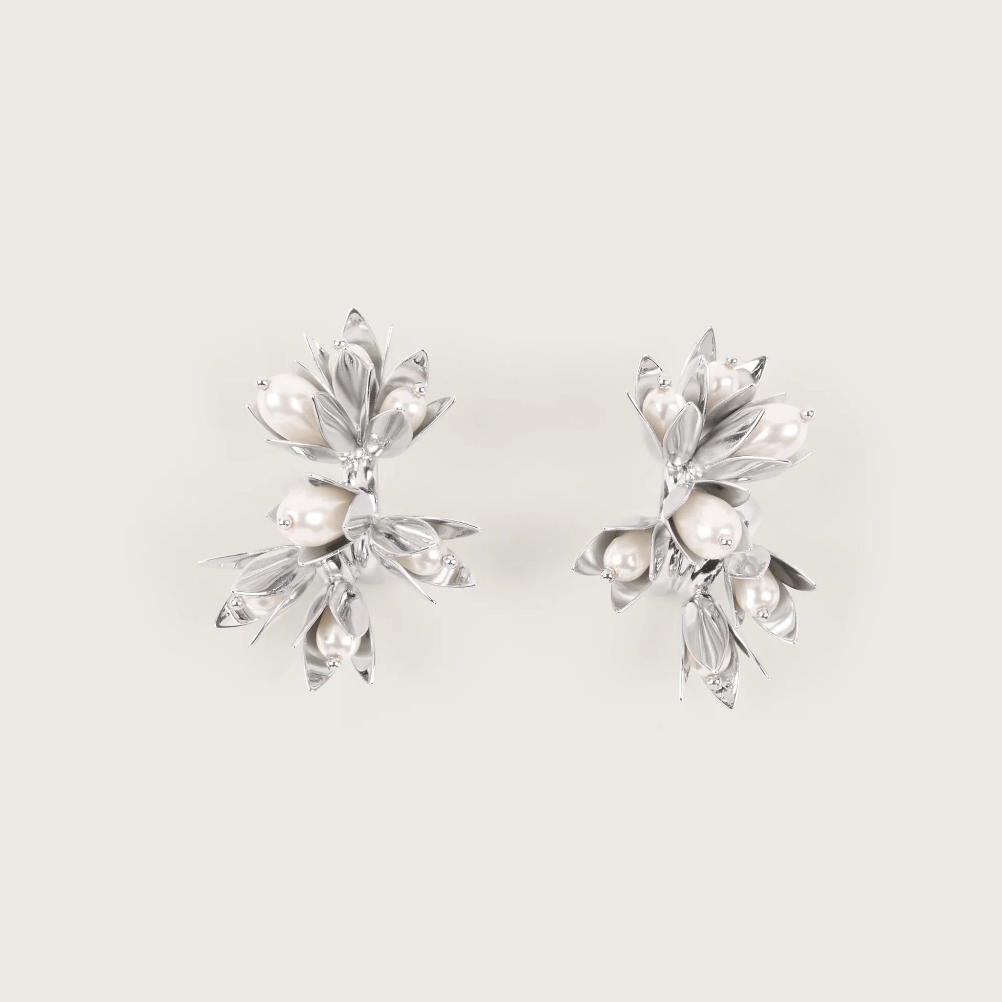 Simone Rocha Encased Pearl Flower Cluster Earrings – FETNEH BLAKE