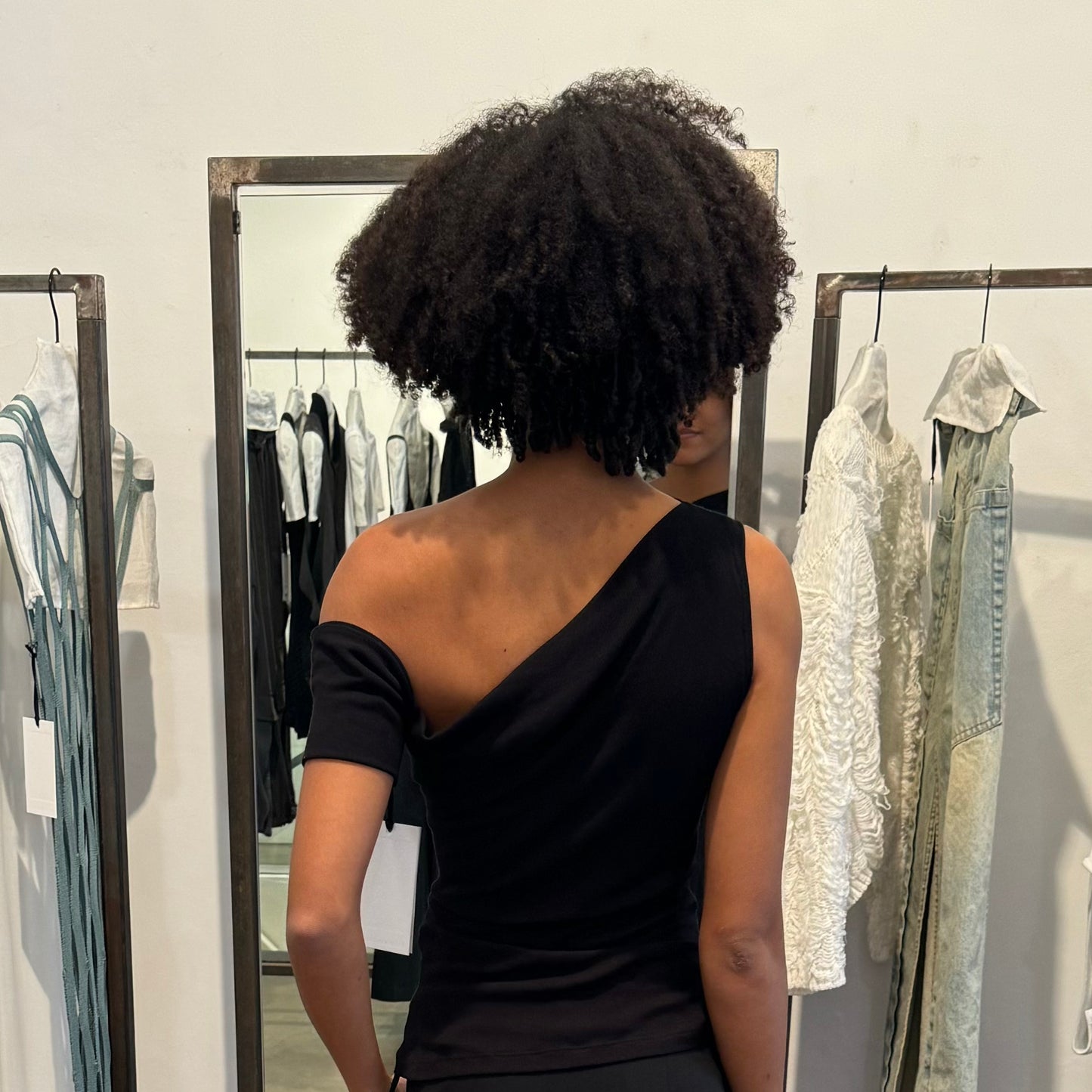 Single Shoulder Shirt