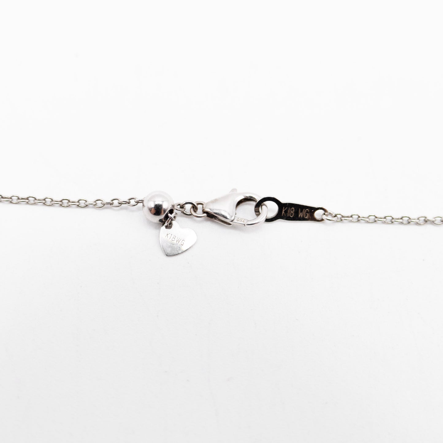 White Gold and Diamonds Necklace