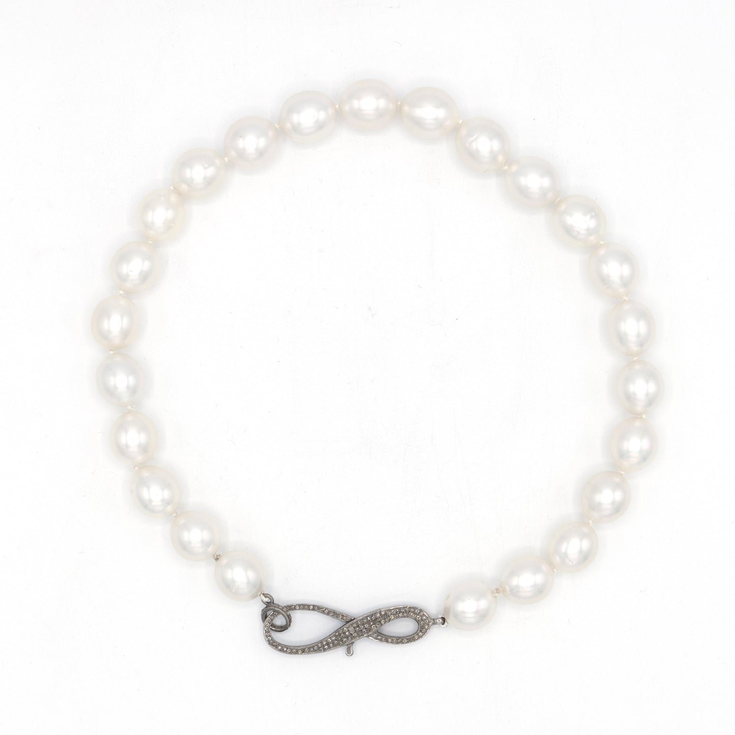 AM Studio South Sea Pearls With Diamond Clasp Necklace