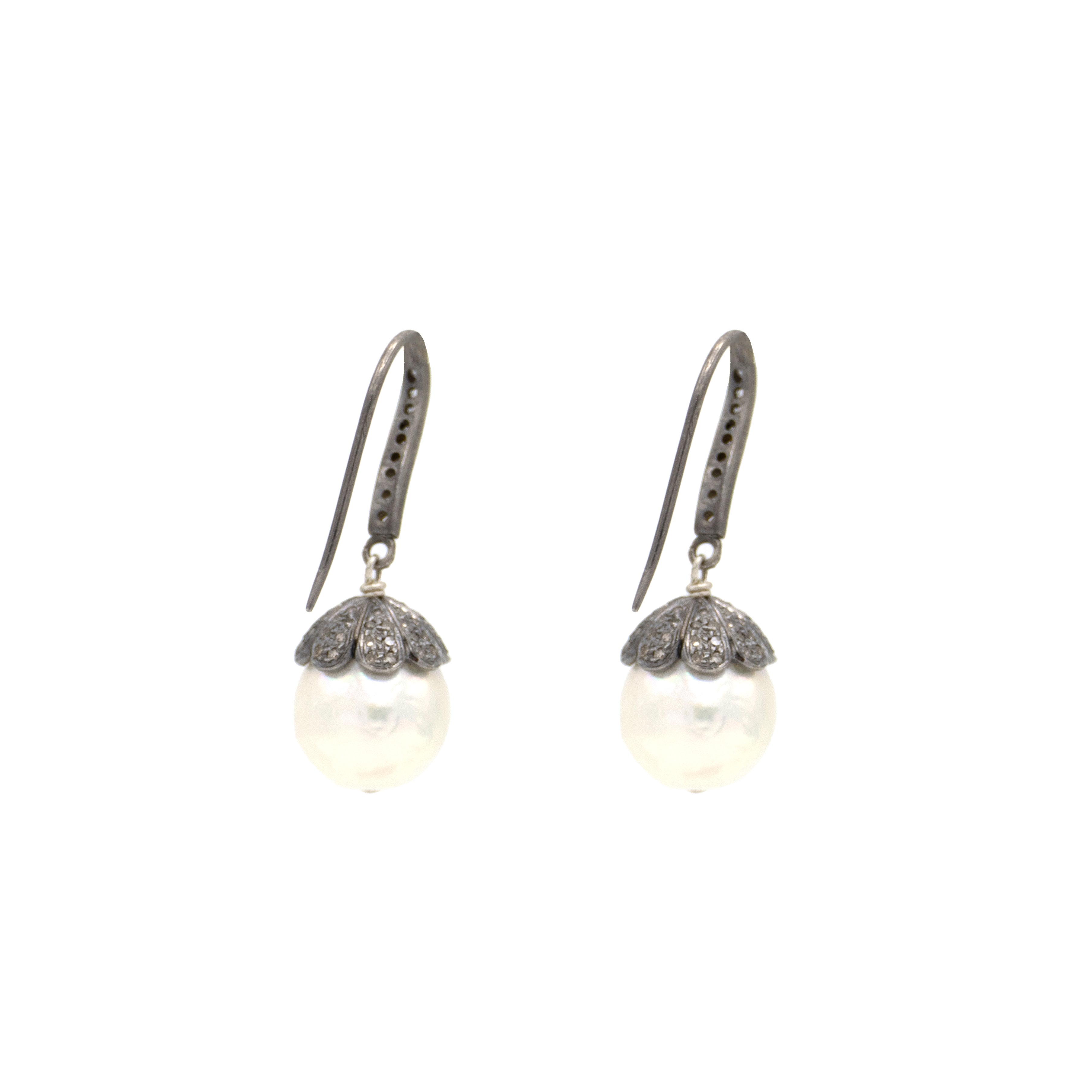 AM Studio South Sea Pearl With Diamond Bead Cap