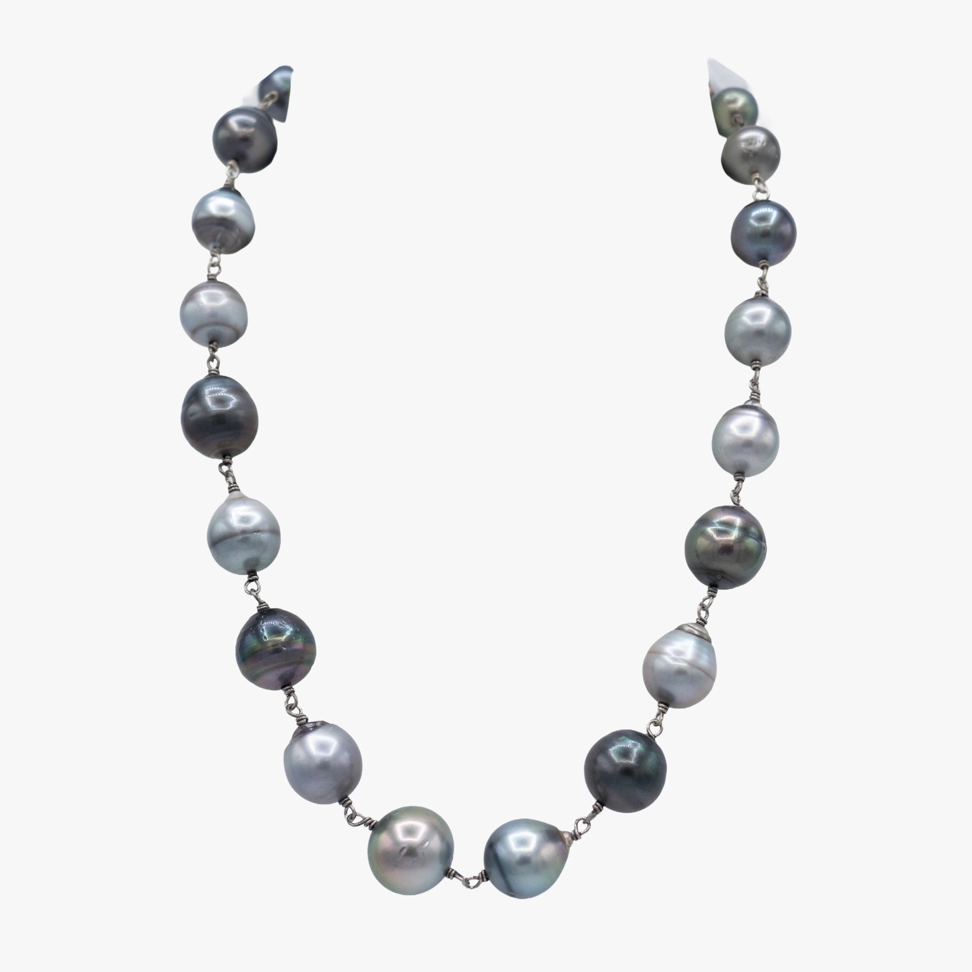 Tahitian pearl necklace
