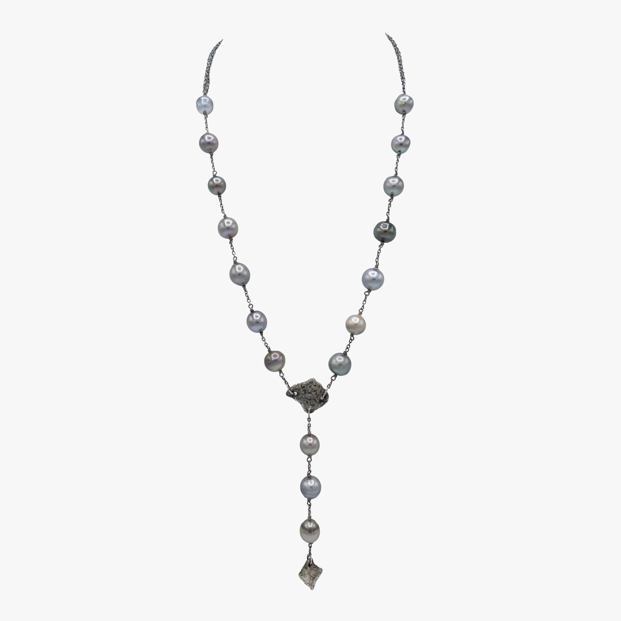 A sterling silver and Tahitian pearl necklace