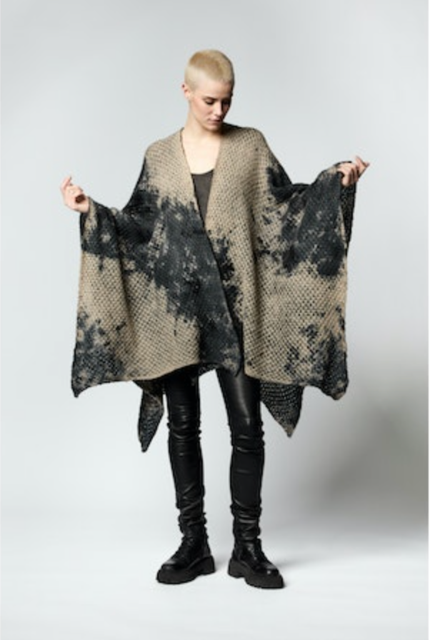 Avant Toi Knitted Poncho